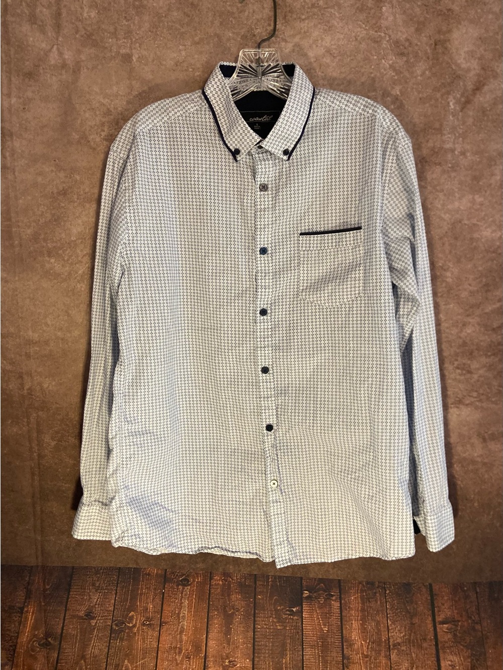 Coastal~Men’s long sleeve black & white print button down shirt~Size L~EUC
